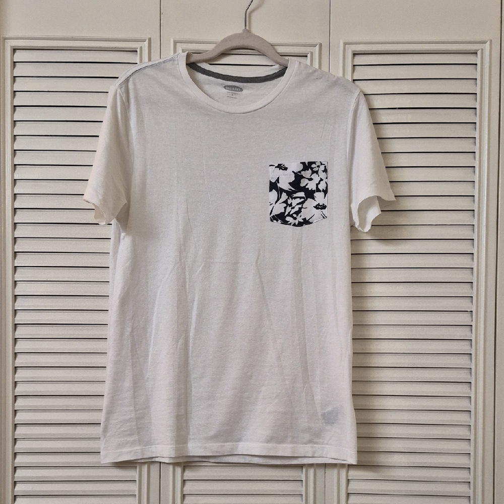 Old Navy White Tee with Blue Floral Pocket, Small, MEN